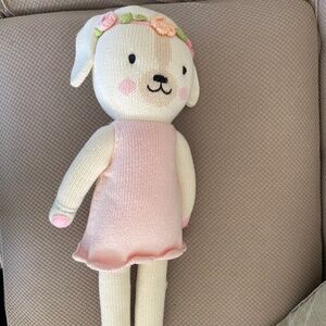 Cuddle + kind Charlotte.